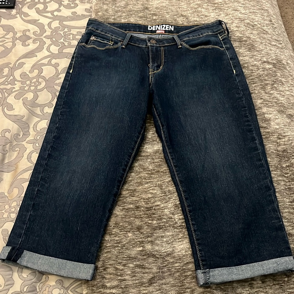 Denizen Levi's Women's Stretch Denim Capri Crop Pants in Dark Blue - Size 8**
